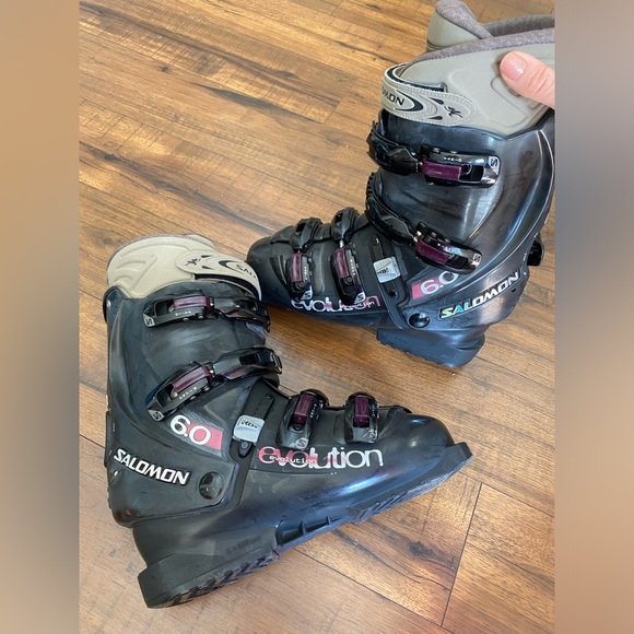 salomon evolution 6.0 ski boots Select Wide R 60 GW 2024  evo With a quick twist Used Performa 6.0 Ski Boots